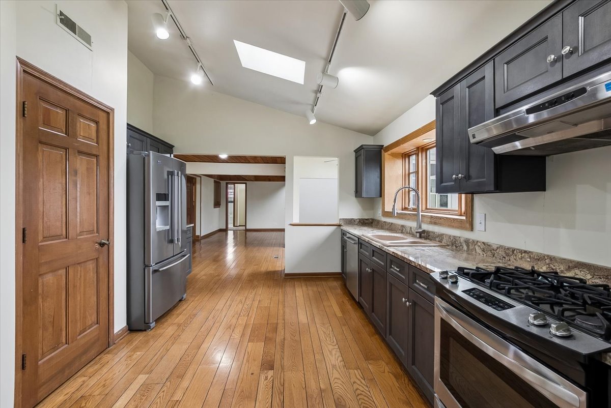 1858 Princeton Circle Property Photo 3