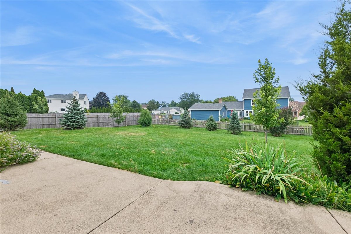 1858 Princeton Circle Property Photo 17