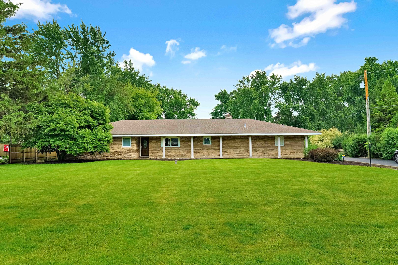 22W689 Elmwood Drive Property Photo 1