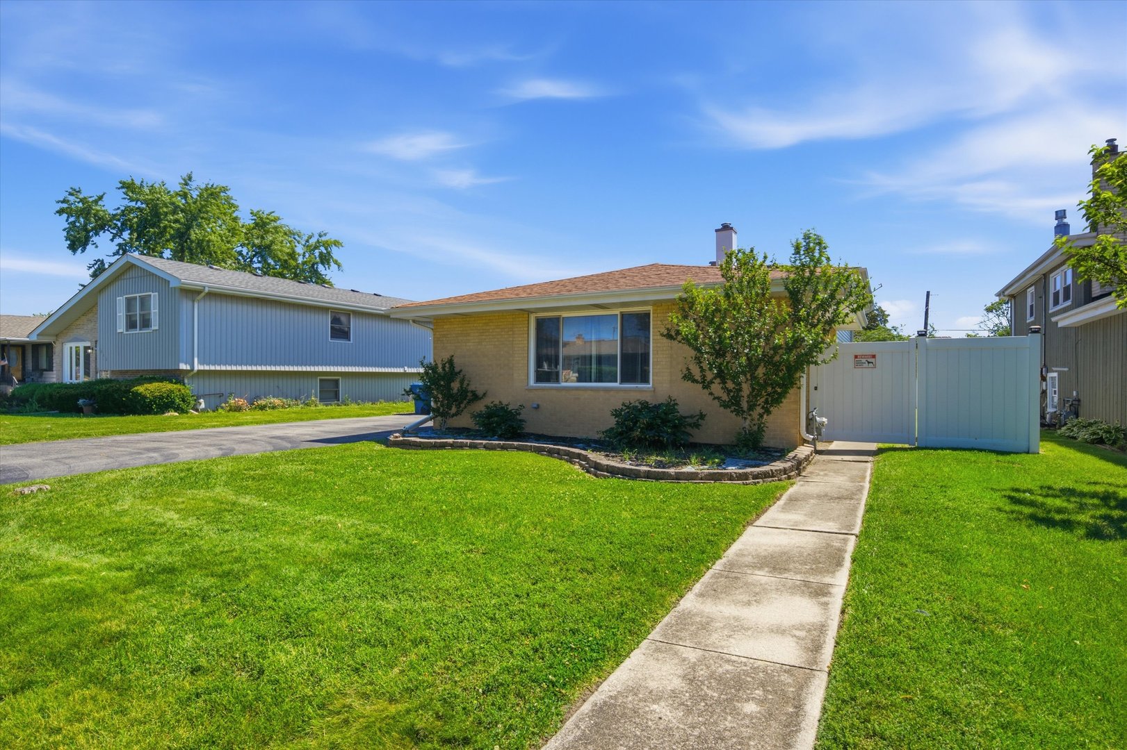 607 N Van Auken Street Property Photo 42