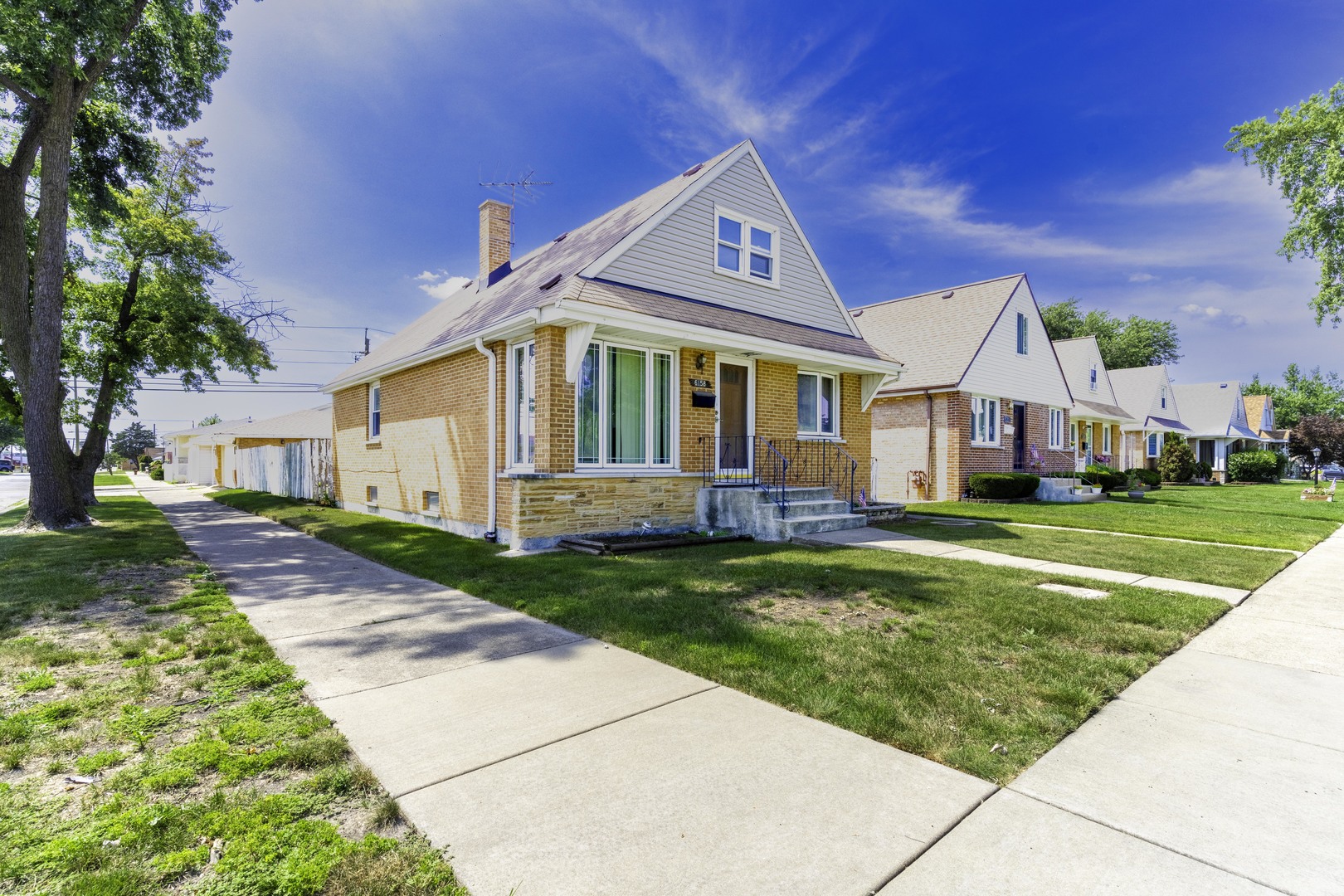 6158 S Normandy Avenue Property Photo 3