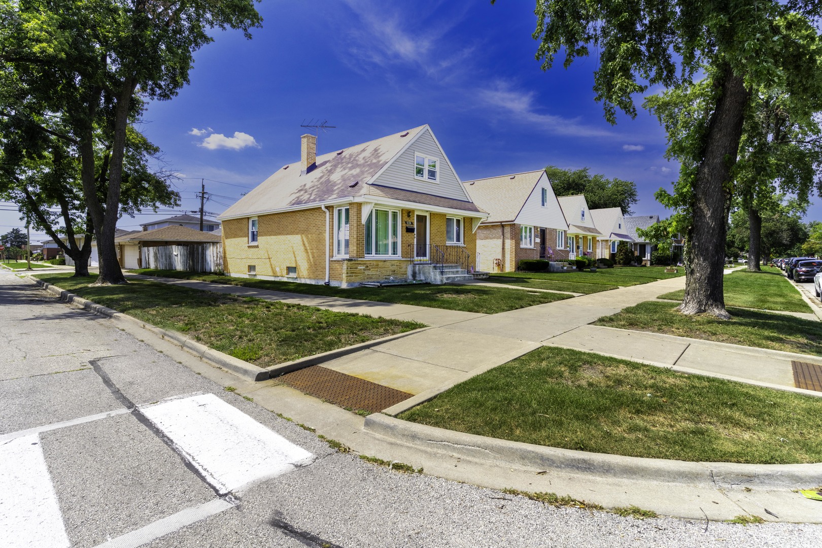 6158 S Normandy Avenue Property Photo 4