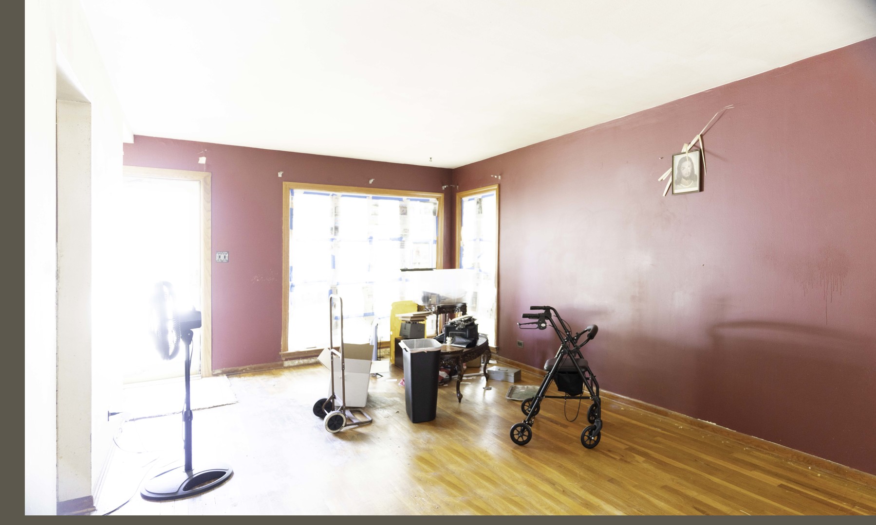 6158 S Normandy Avenue Property Photo 6