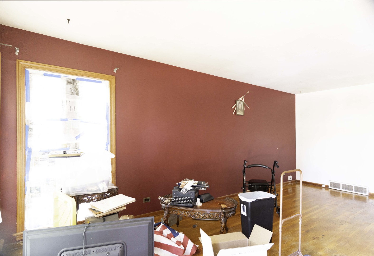 6158 S Normandy Avenue Property Photo 7