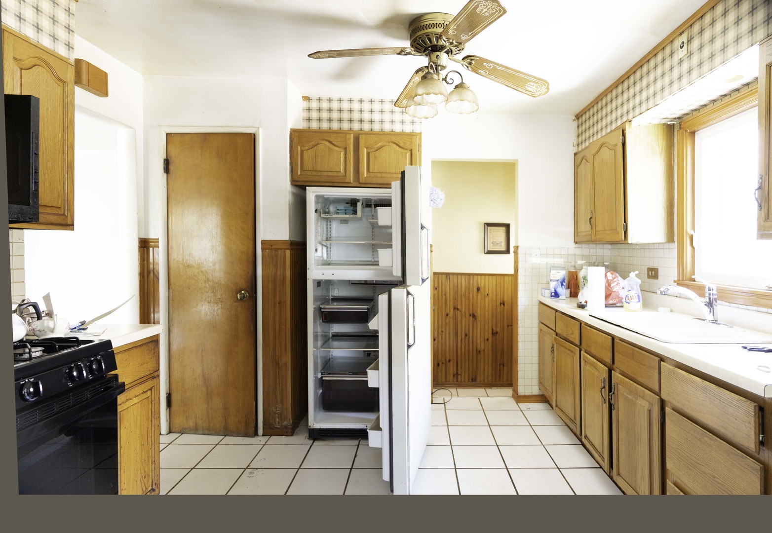 6158 S Normandy Avenue Property Photo 8