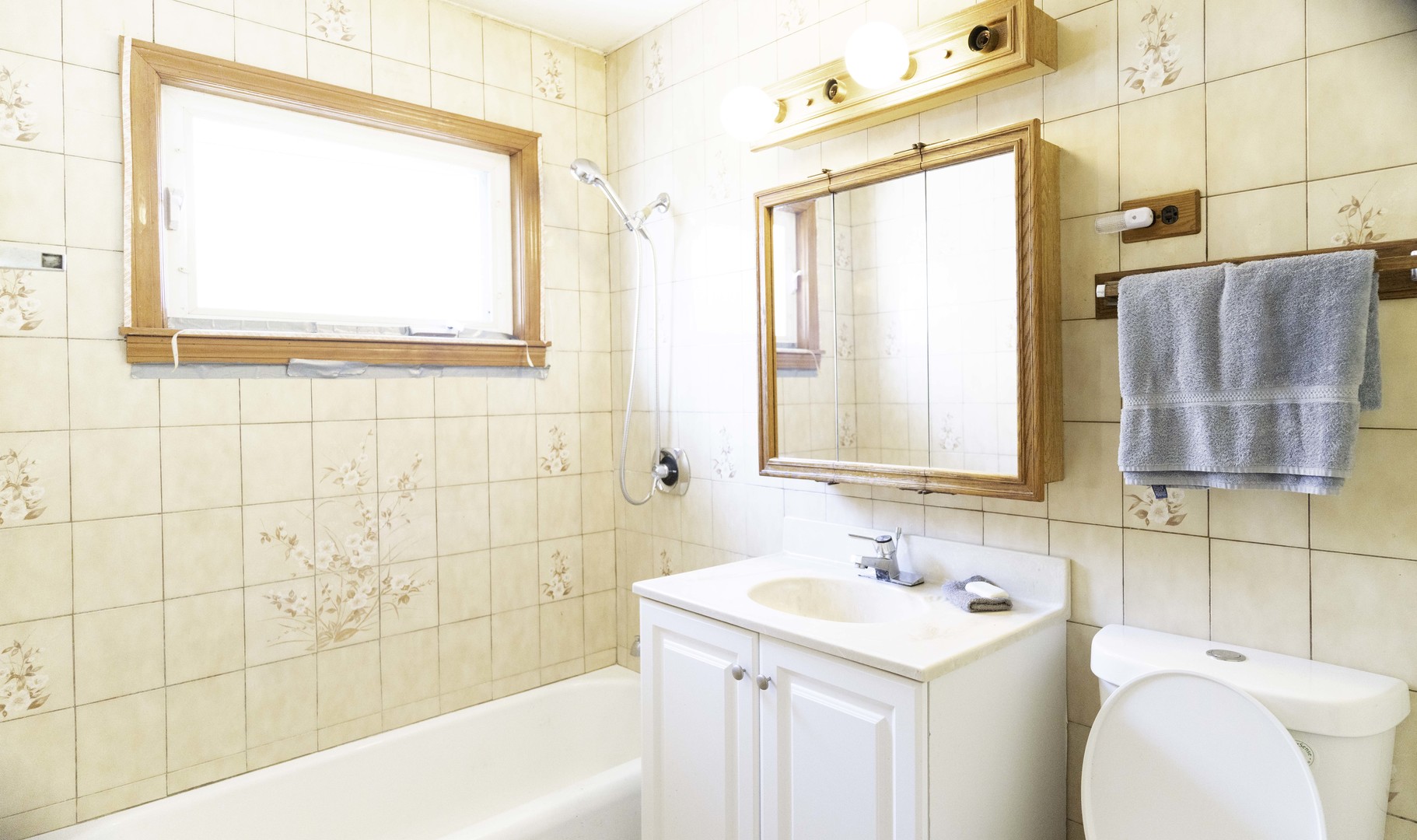 6158 S Normandy Avenue Property Photo 12