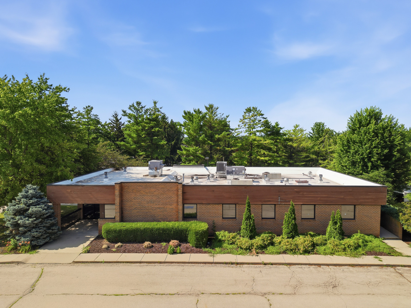 635 E Lincolnway Road Property Photo 1