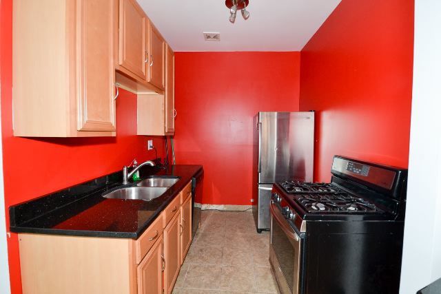 2412 W North Avenue 4r Property Photo 3