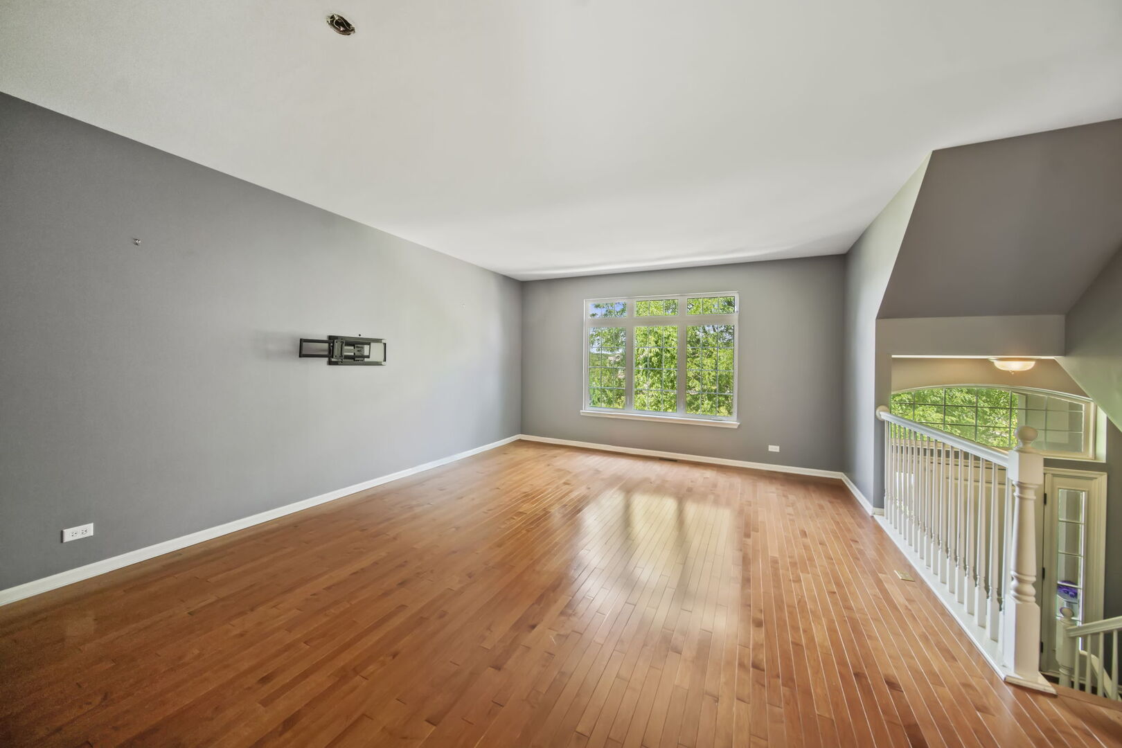 284 Edmundton Circle Property Photo 6