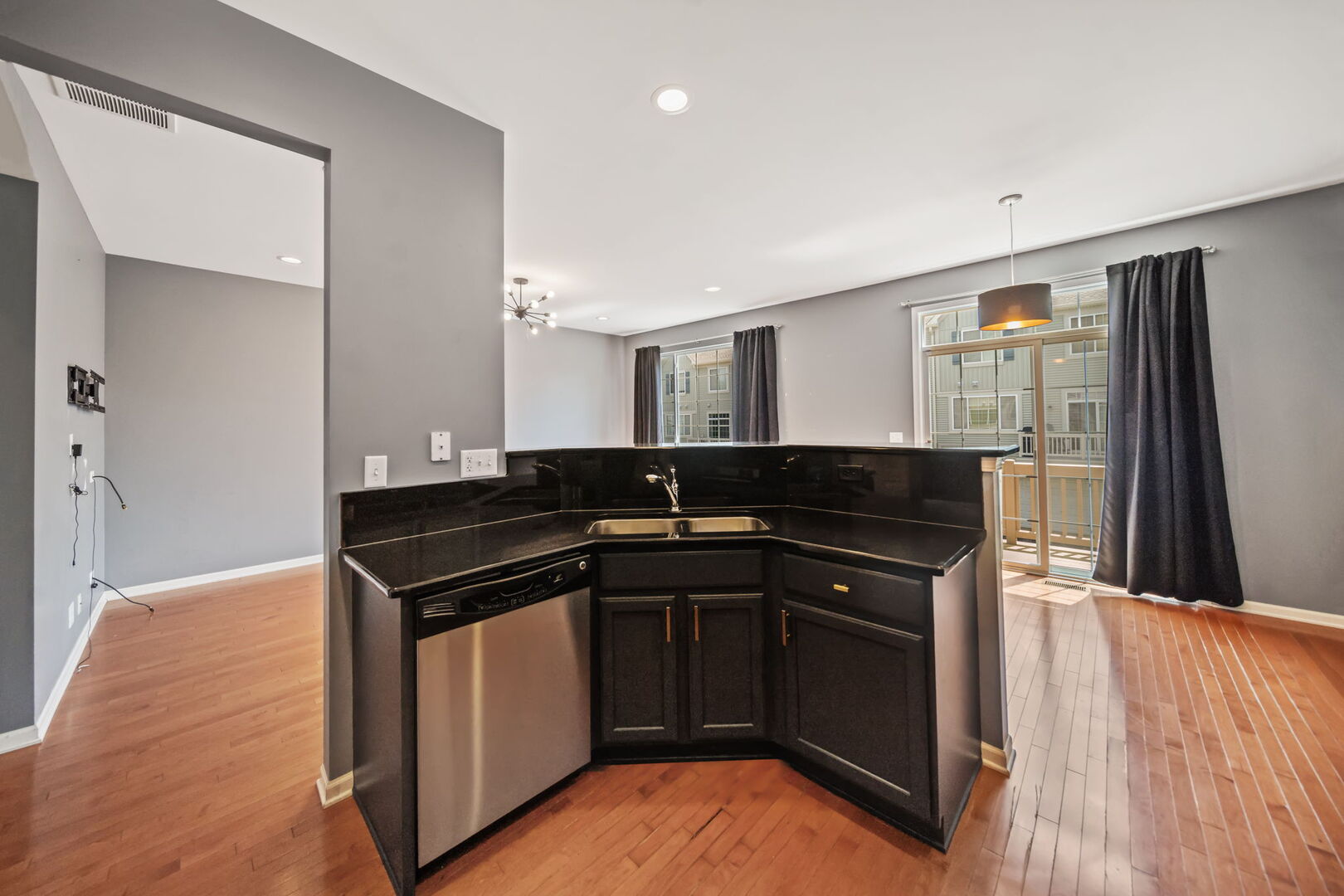 284 Edmundton Circle Property Photo 10