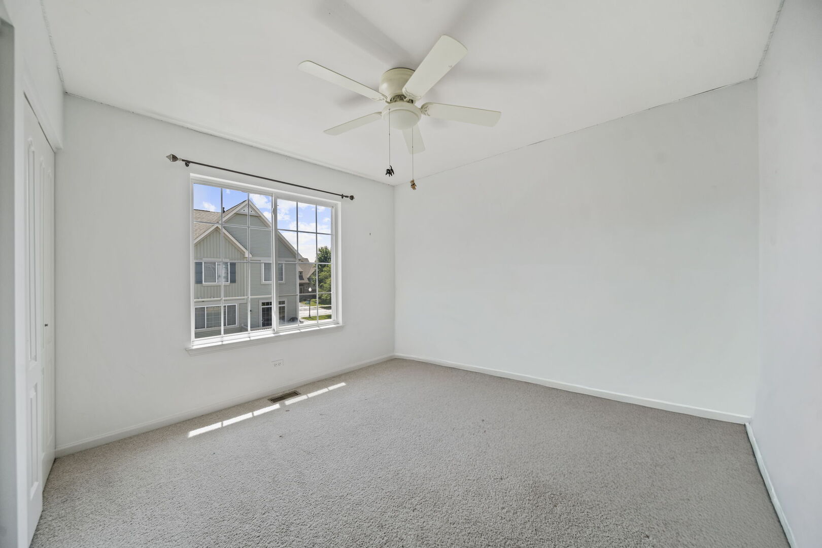 284 Edmundton Circle Property Photo 23