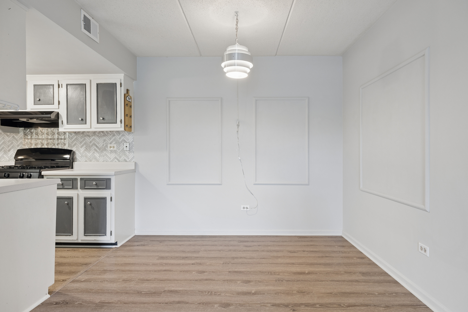 8025 Woodglen Lane 403 Property Photo 12