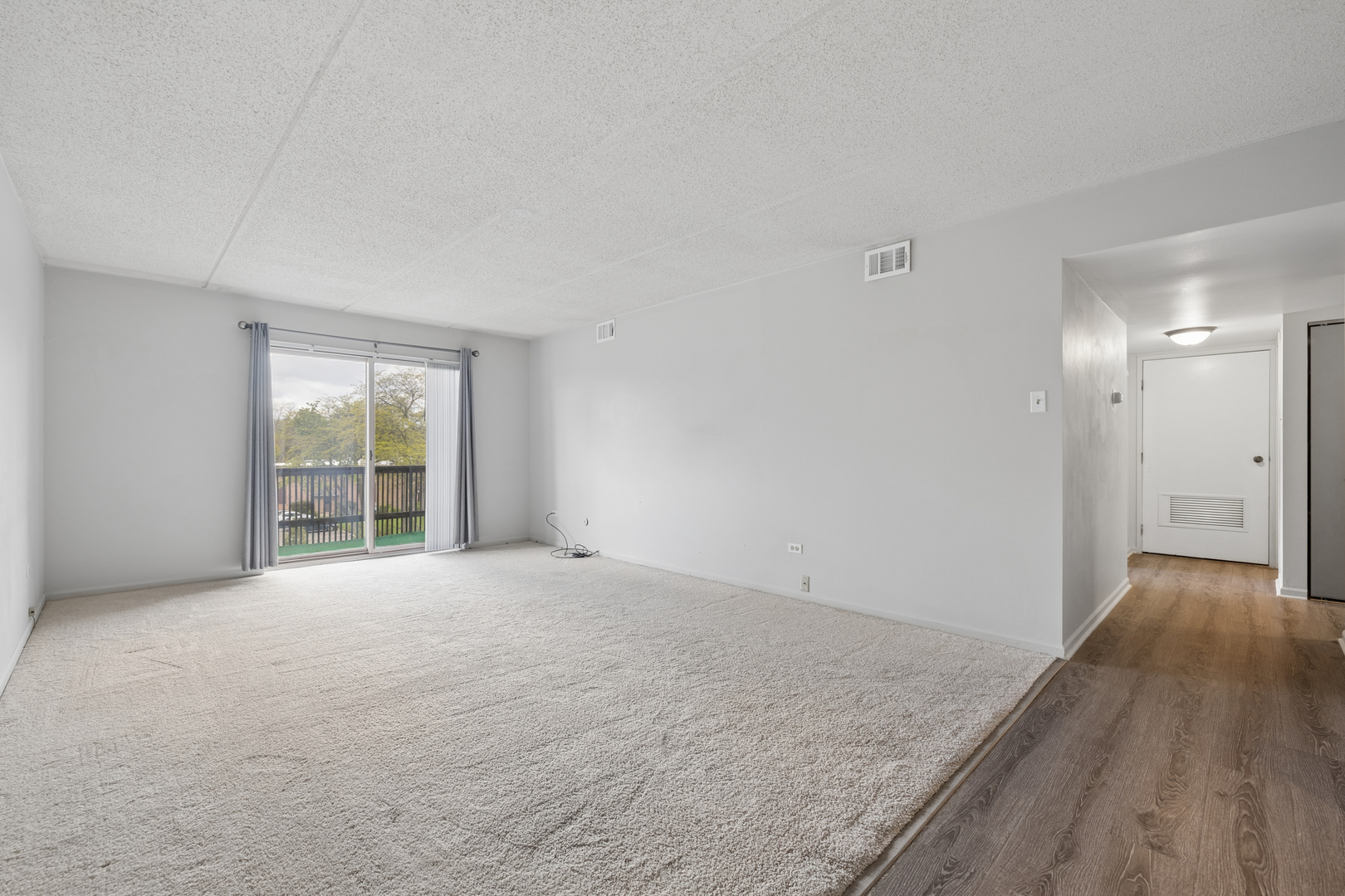 8025 Woodglen Lane 403 Property Photo 14