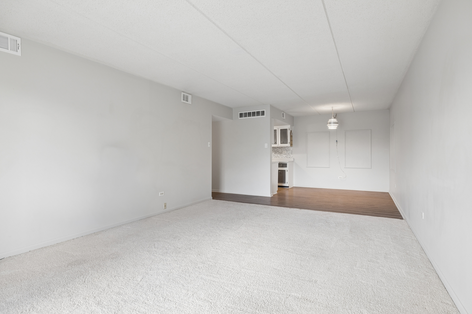 8025 Woodglen Lane 403 Property Photo 15