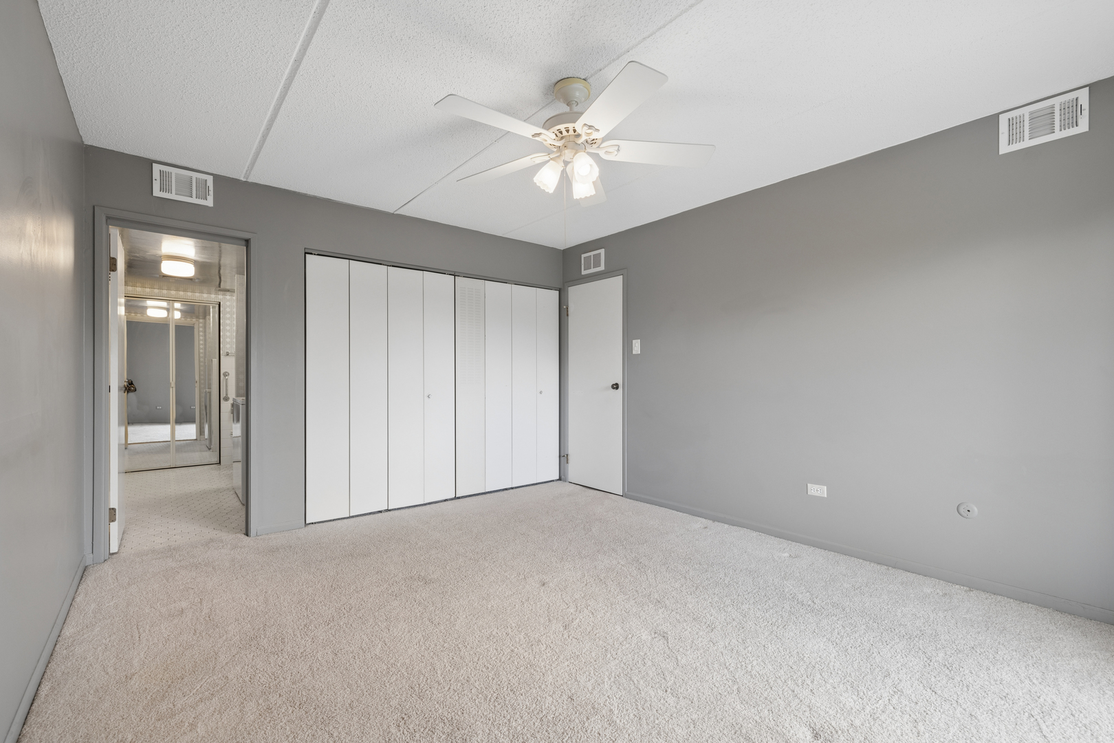8025 Woodglen Lane 403 Property Photo 18