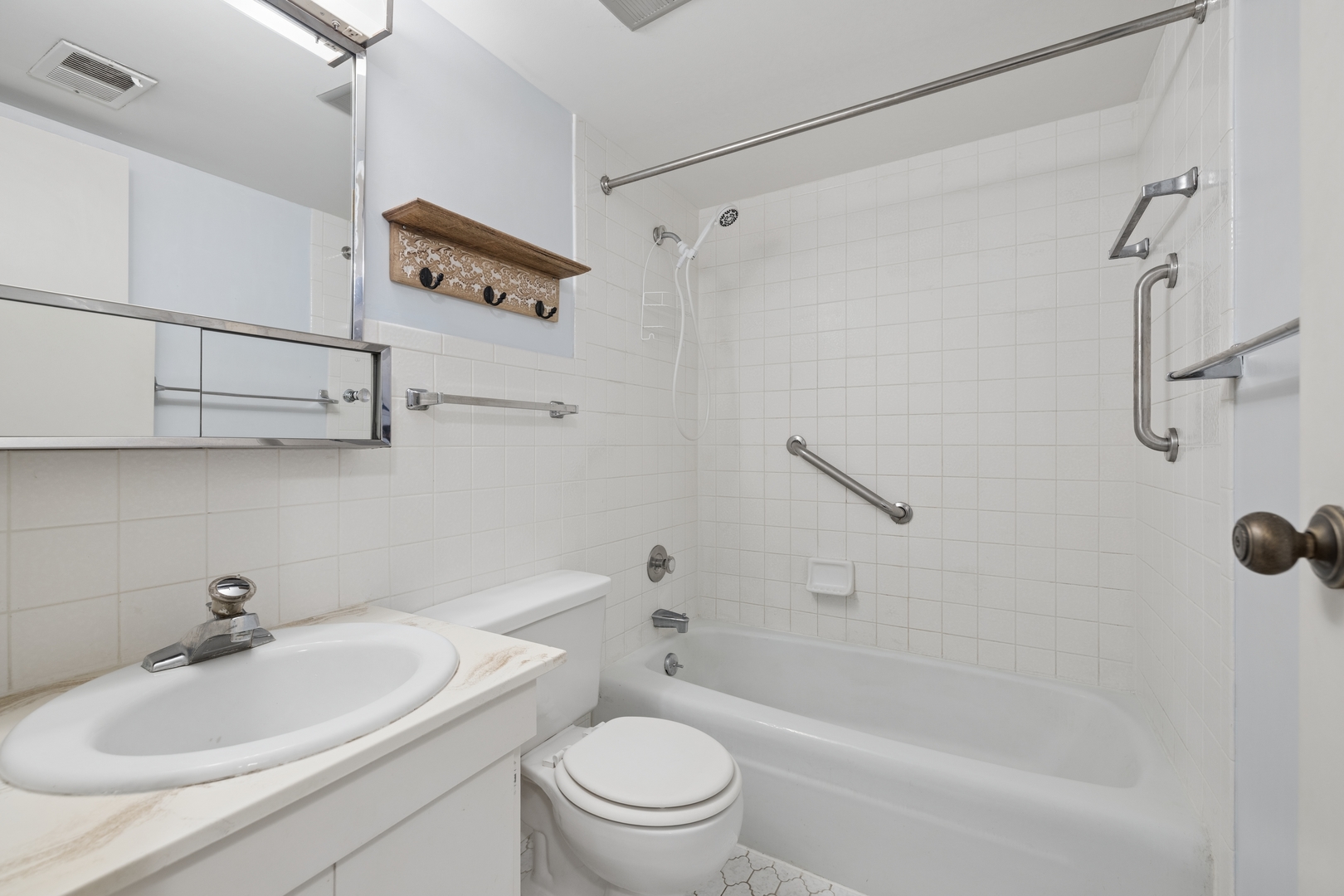 8025 Woodglen Lane 403 Property Photo 25