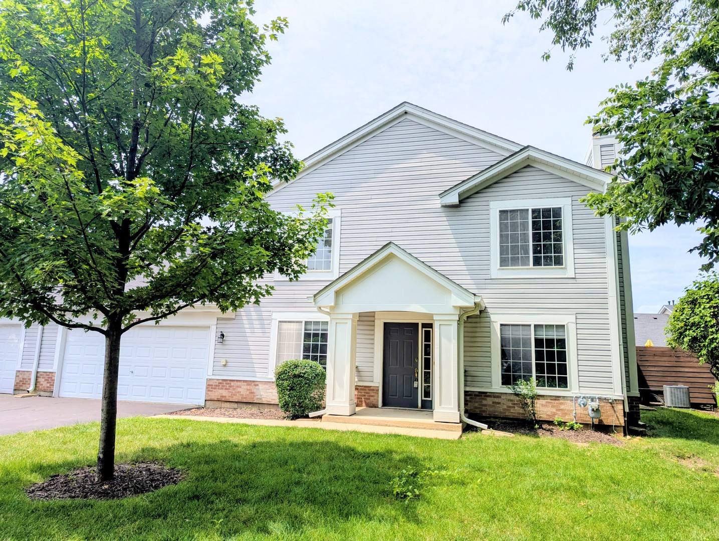 13917 S Cambridge Circle Property Photo 1
