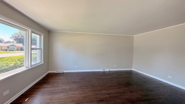 14504 Kenwood Avenue Property Photo 3