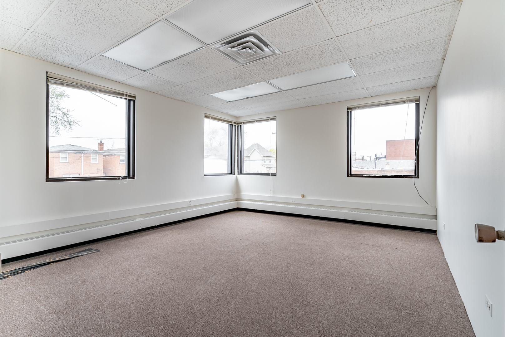 6650 N Northwest Highway Property Photo 24