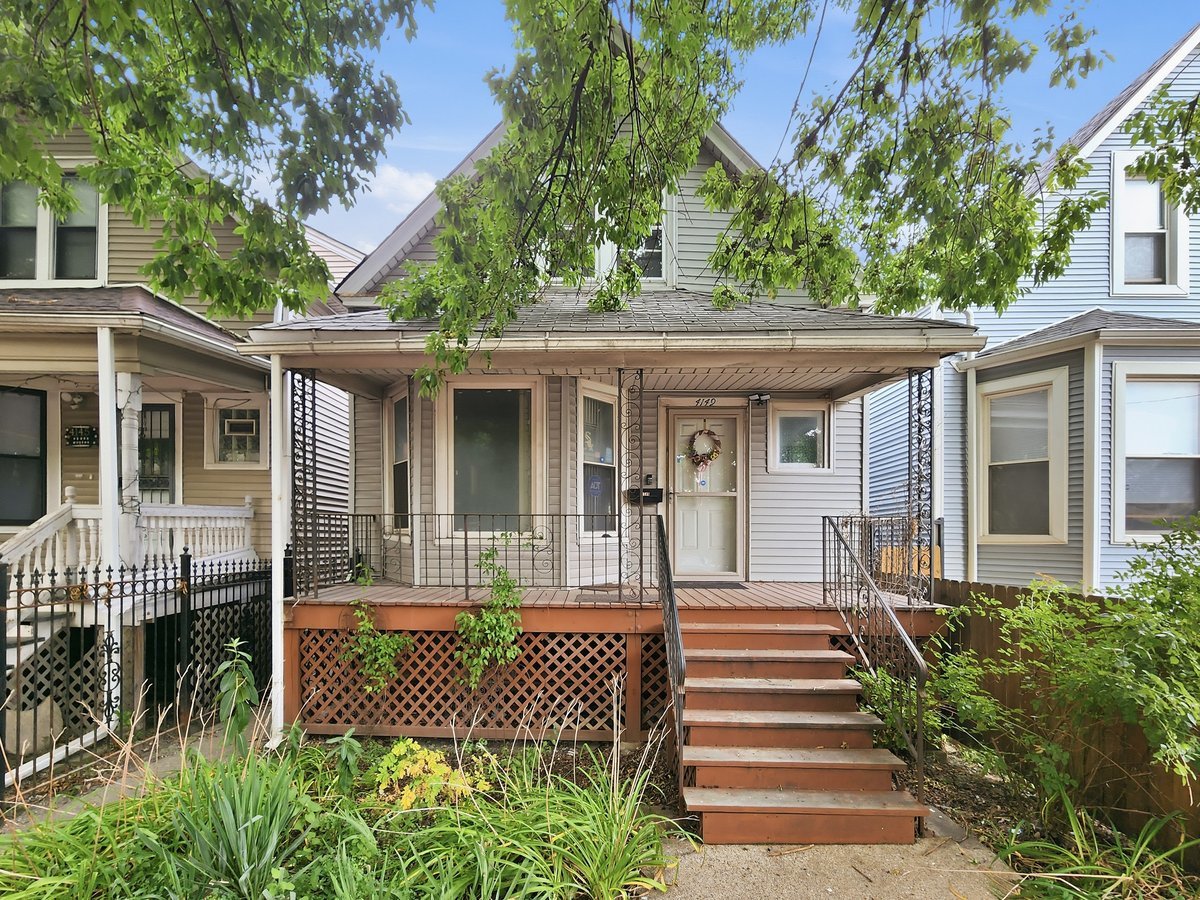 4149 W Fullerton Avenue Property Photo 1