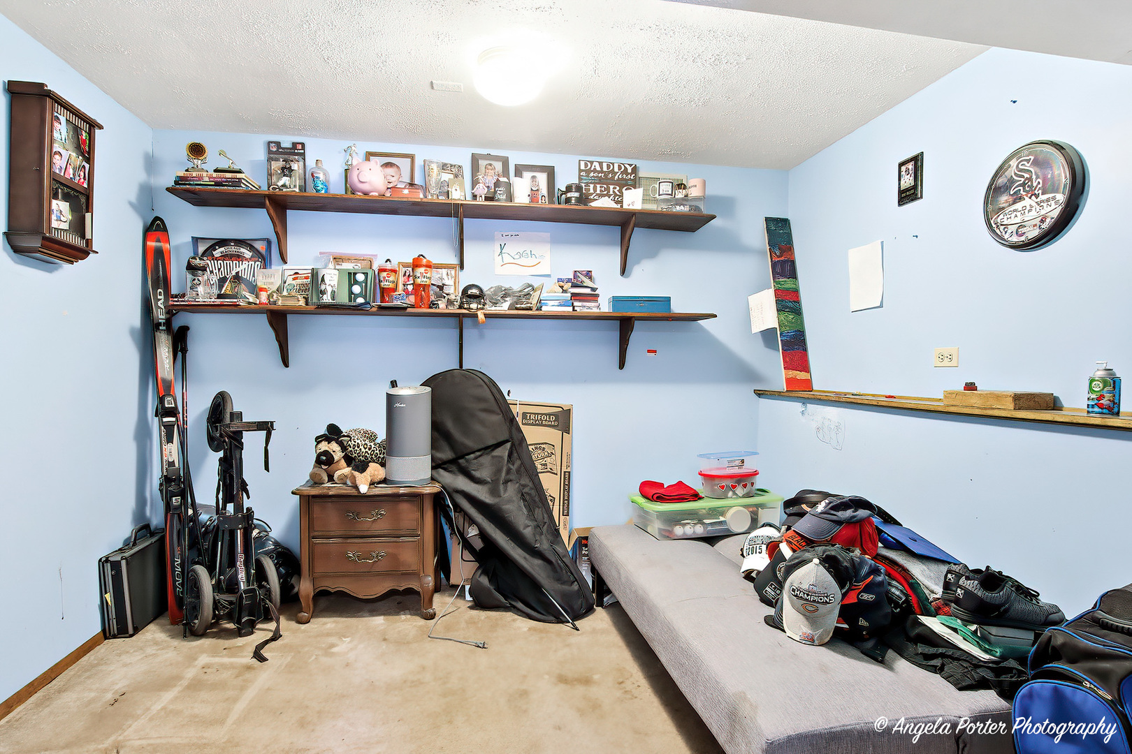 8 E Rollins Road Property Photo 8