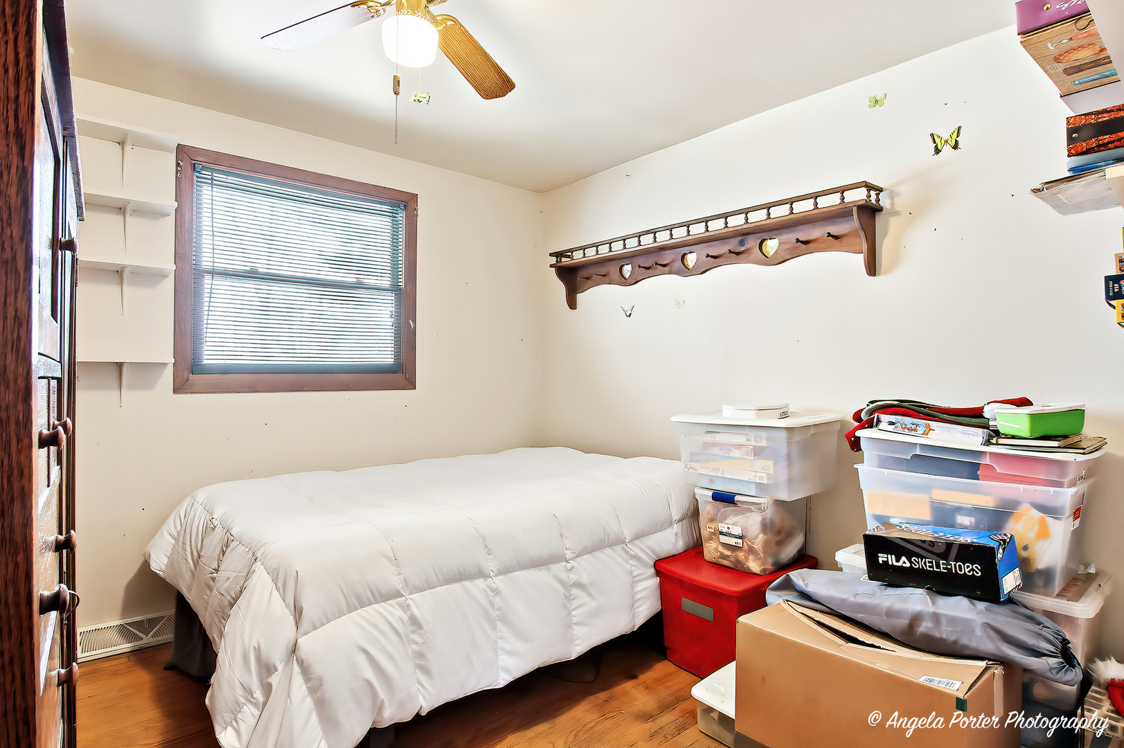 8 E Rollins Road Property Photo 10