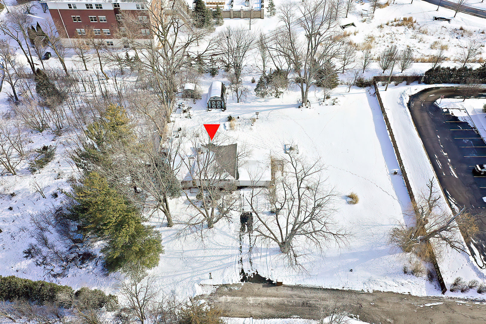 8 E Rollins Road Property Photo 18