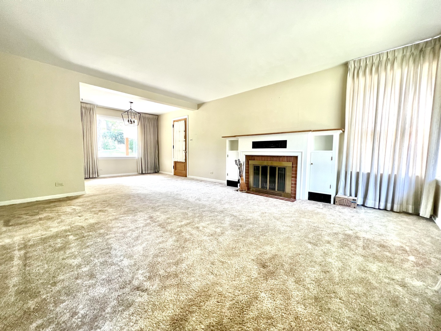 4633 Oakwood Avenue Property Photo 2