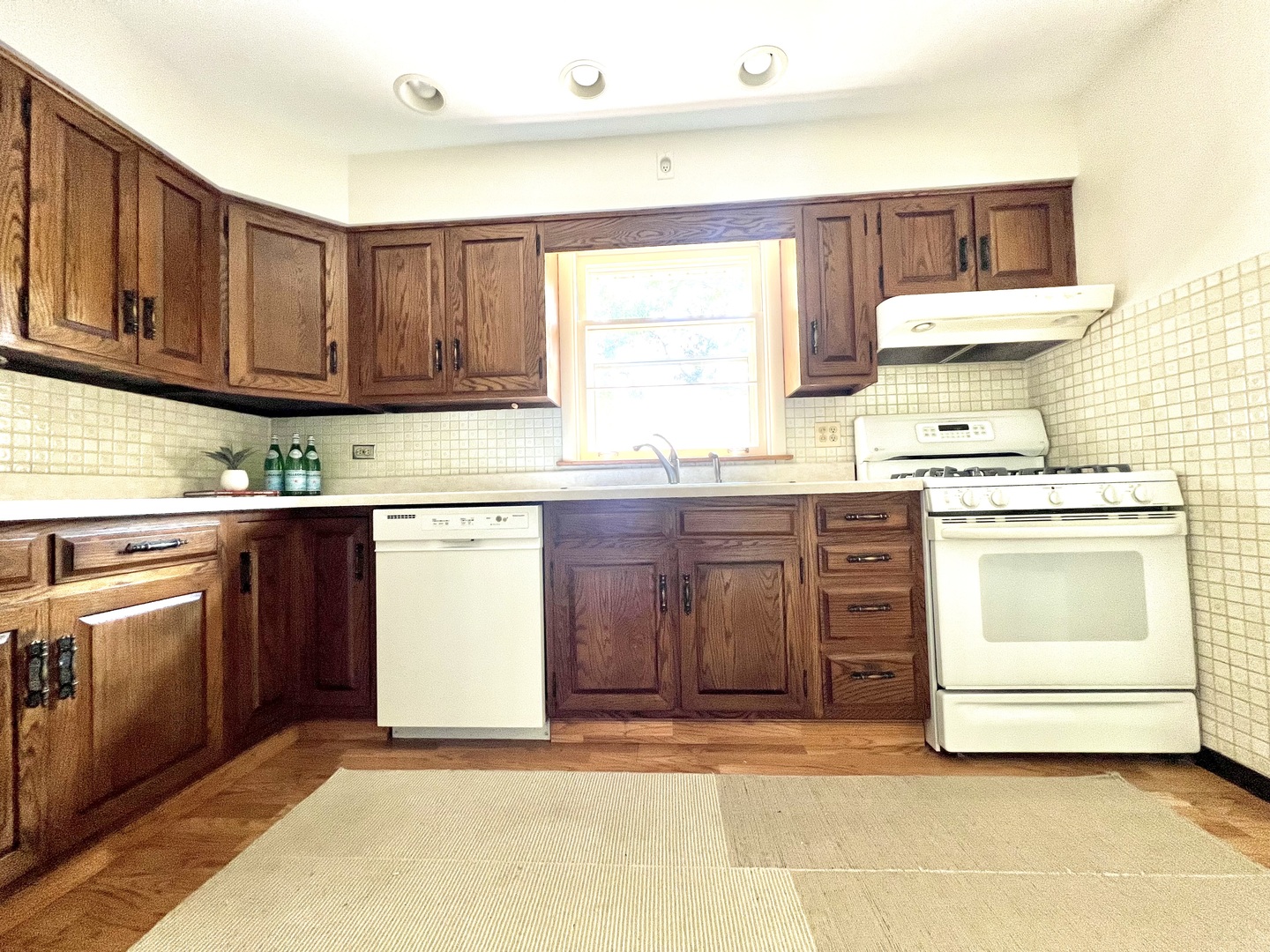 4633 Oakwood Avenue Property Photo 4