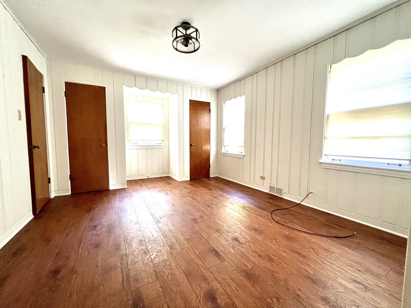 4633 Oakwood Avenue Property Photo 5