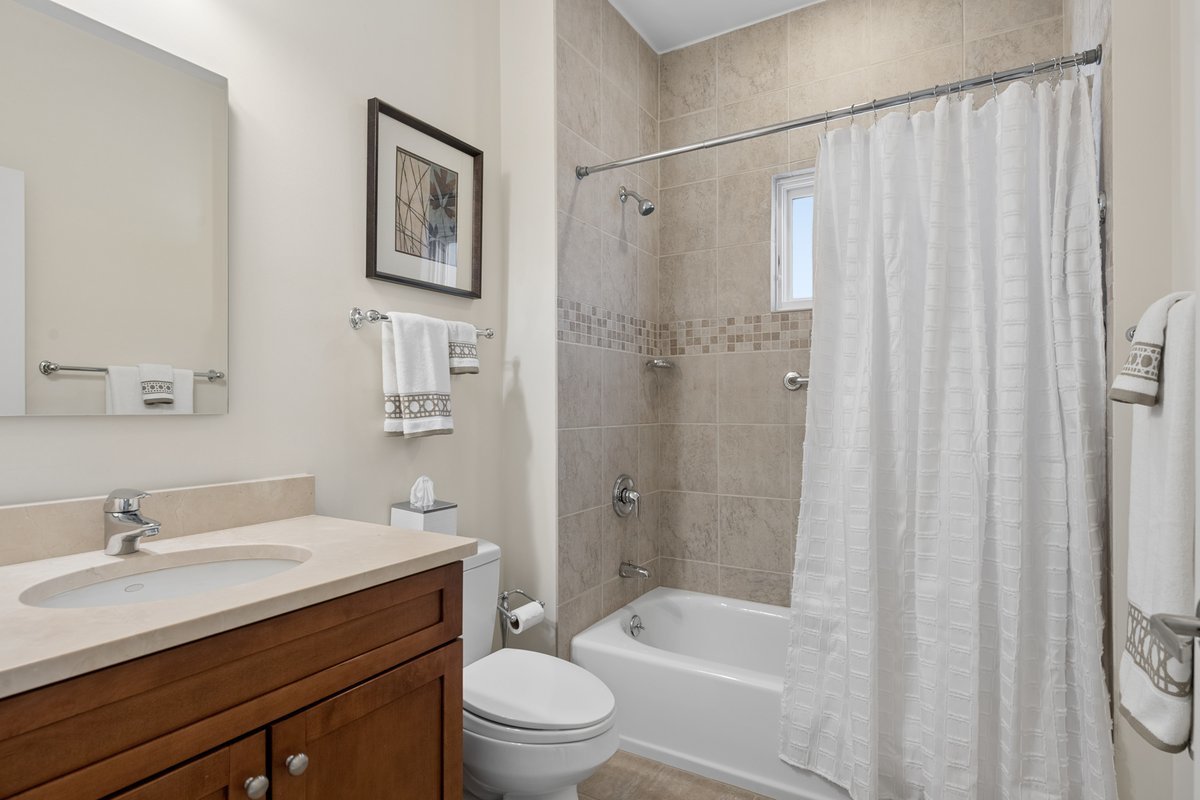 1530 W Grace Street Property Photo 25