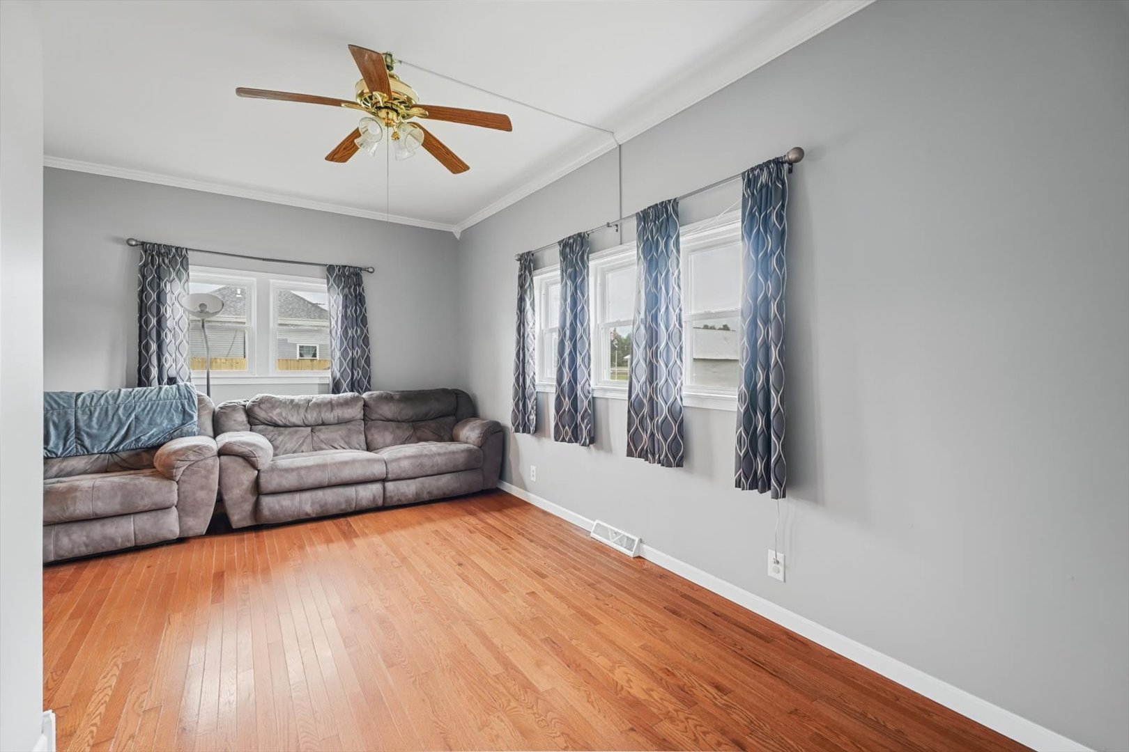 108 S Main Property Photo 2