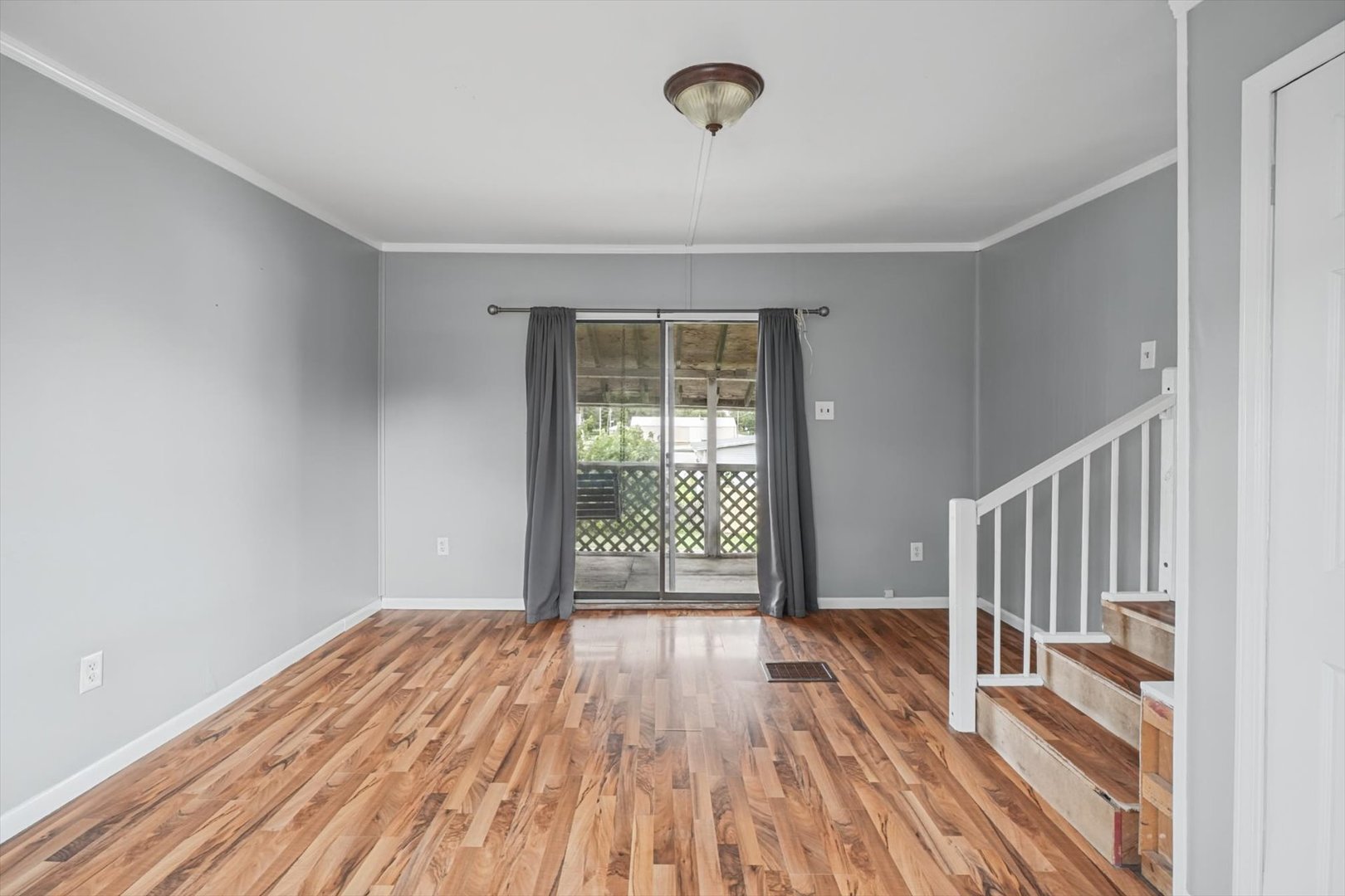 108 S Main Property Photo 8
