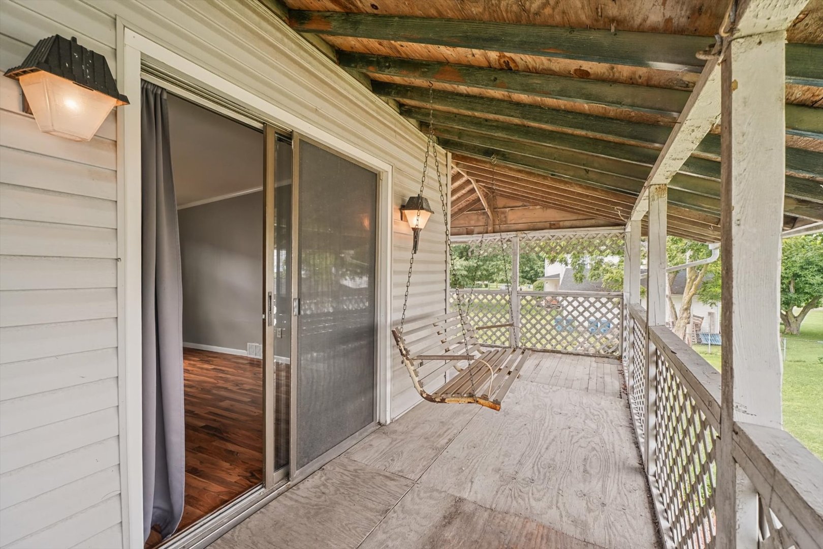 108 S Main Property Photo 9