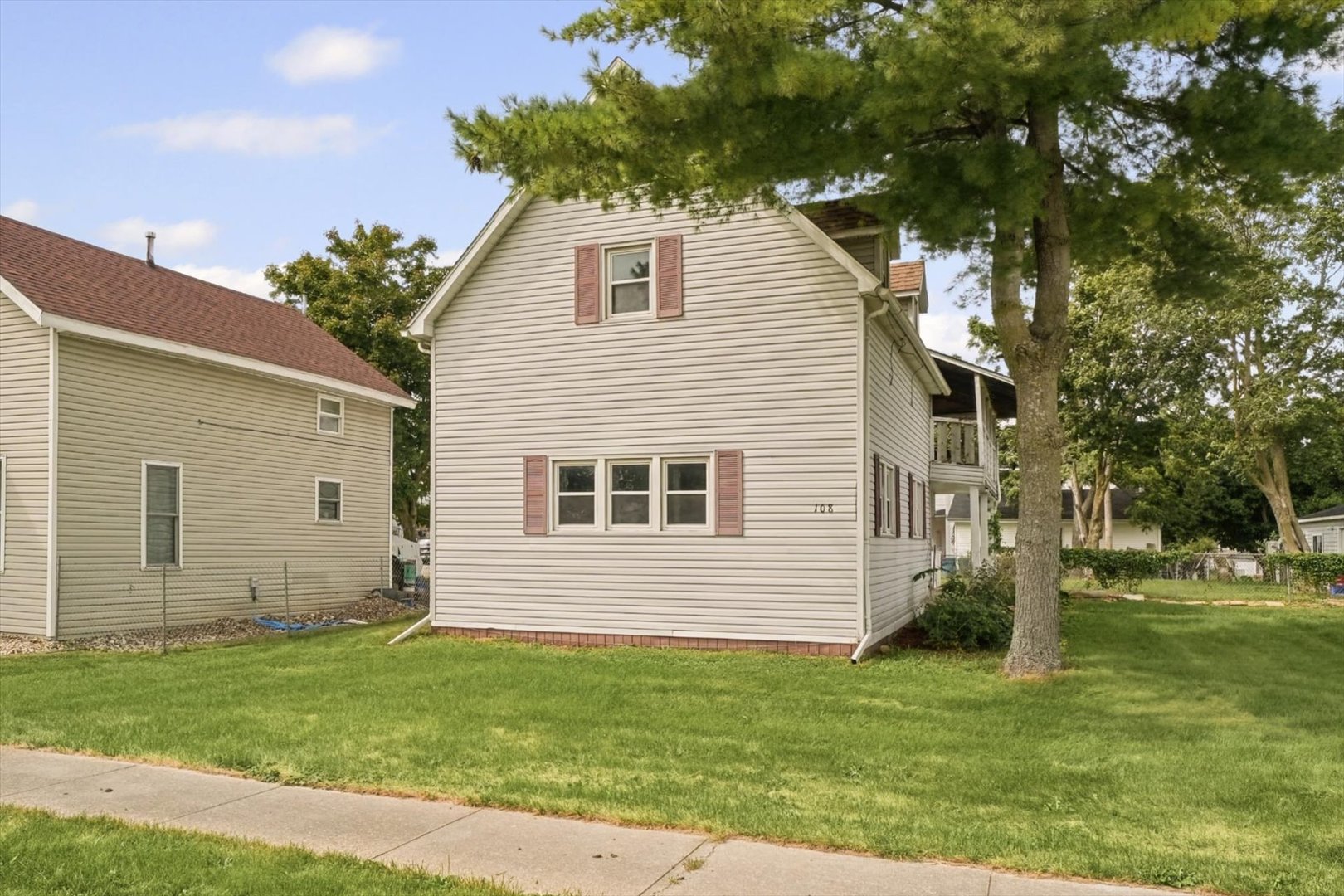 108 S Main Property Photo 17