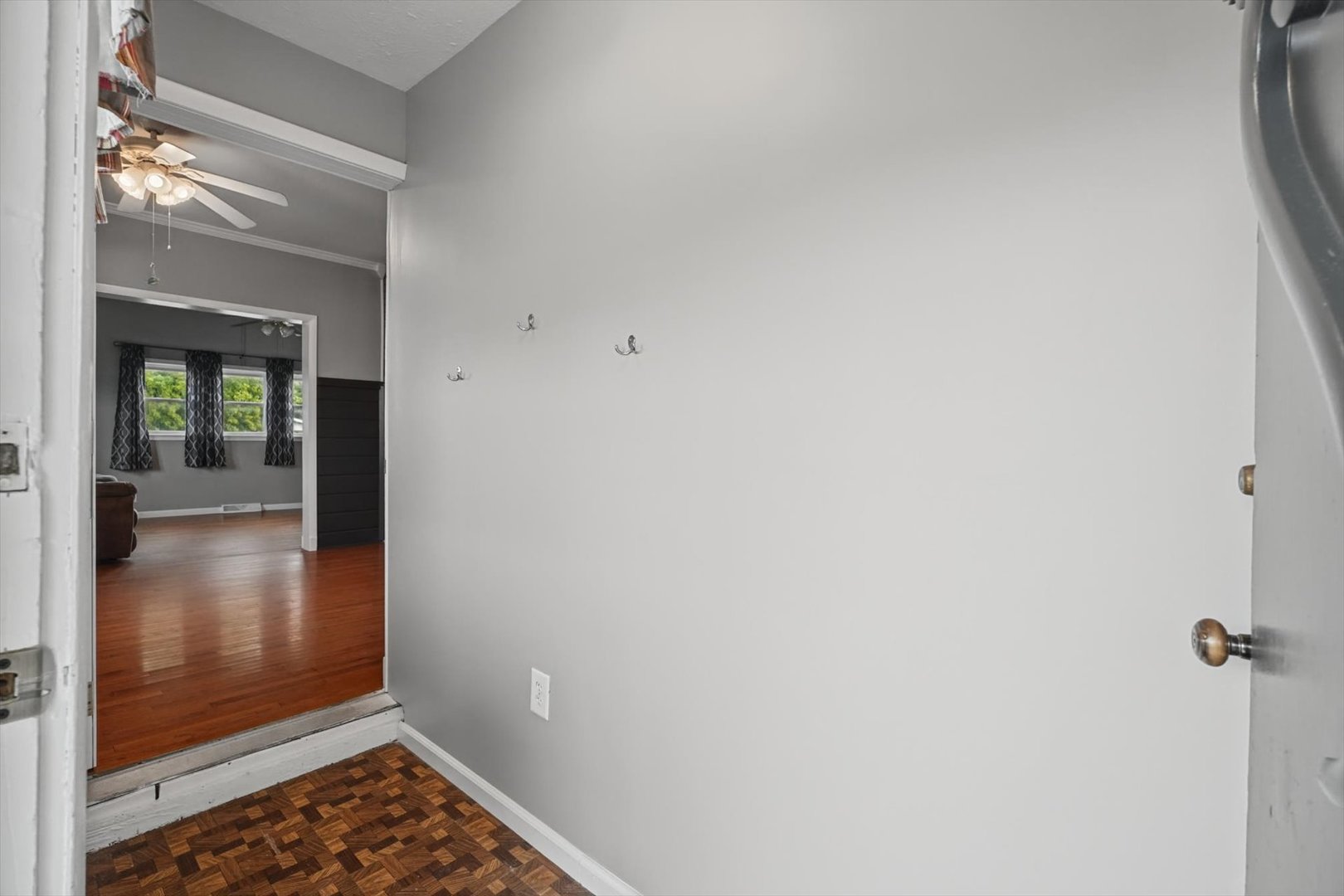 108 S Main Property Photo 18