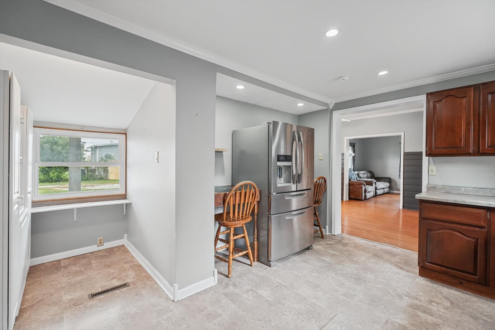 108 S Main Property Photo 27