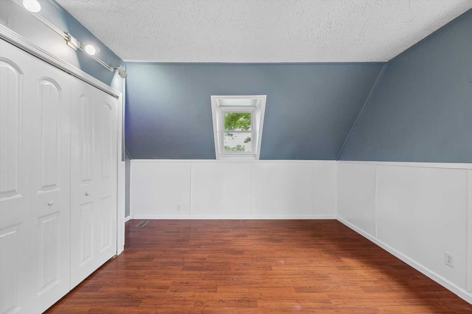 108 S Main Property Photo 33