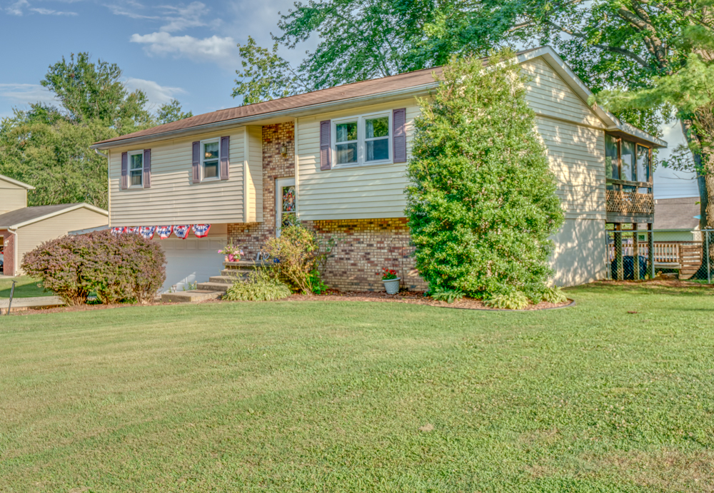 1109 Douglas Street Property Photo 3