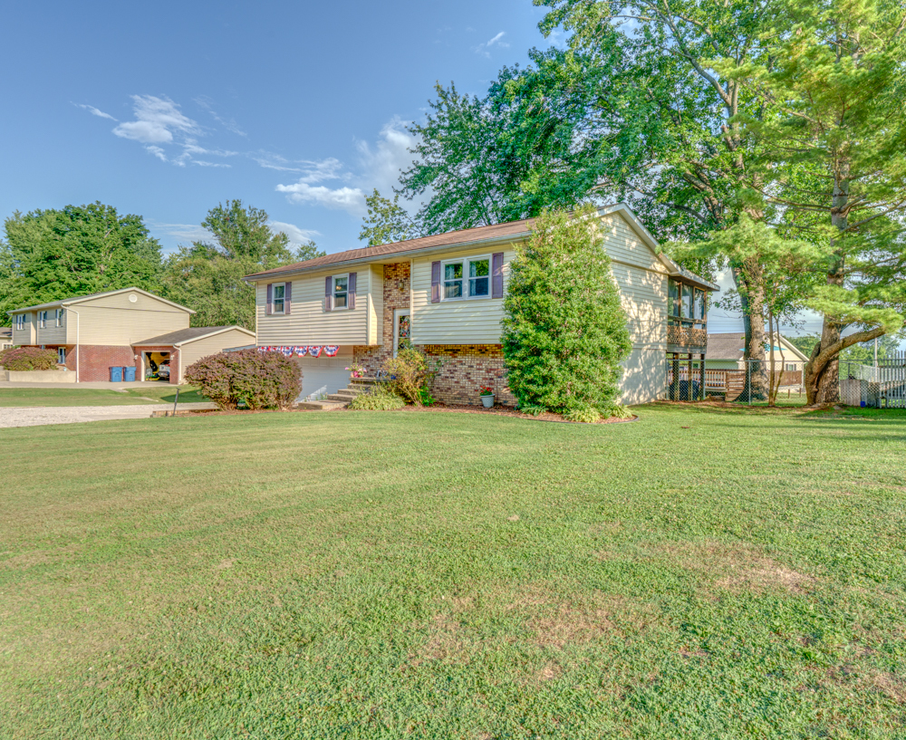 1109 Douglas Street Property Photo 4