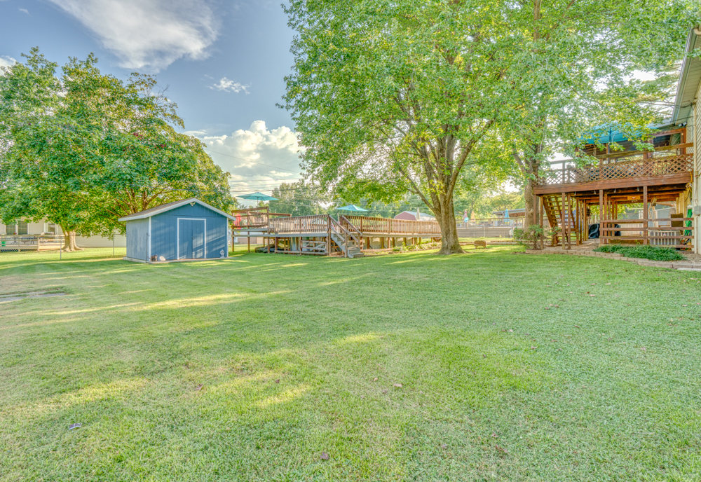 1109 Douglas Street Property Photo 8