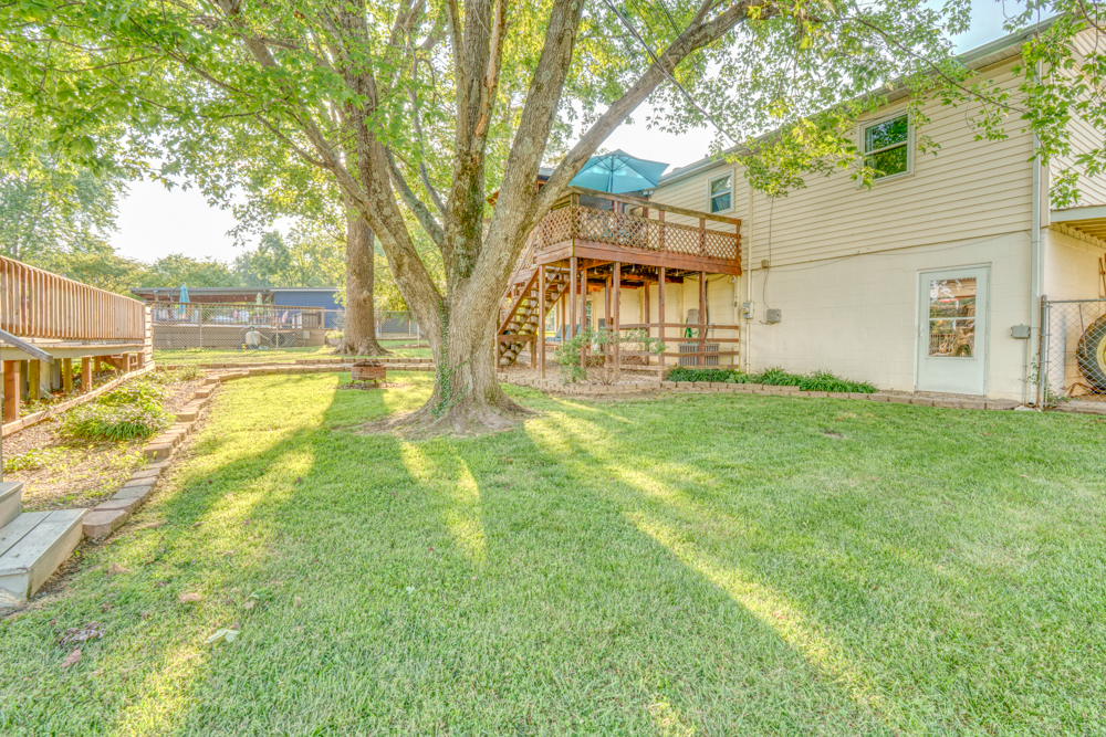 1109 Douglas Street Property Photo 11