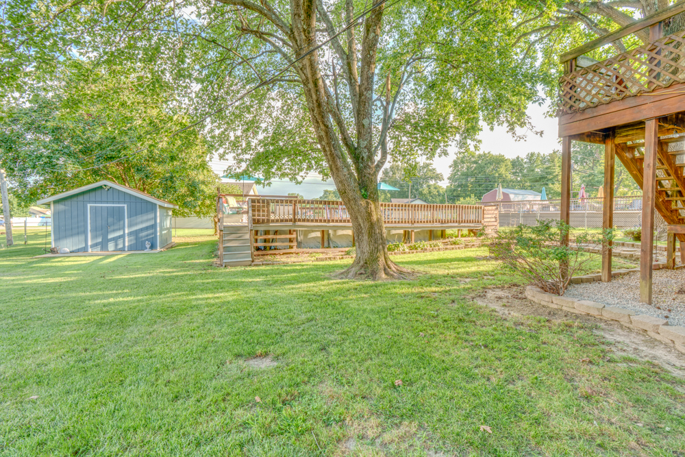 1109 Douglas Street Property Photo 12
