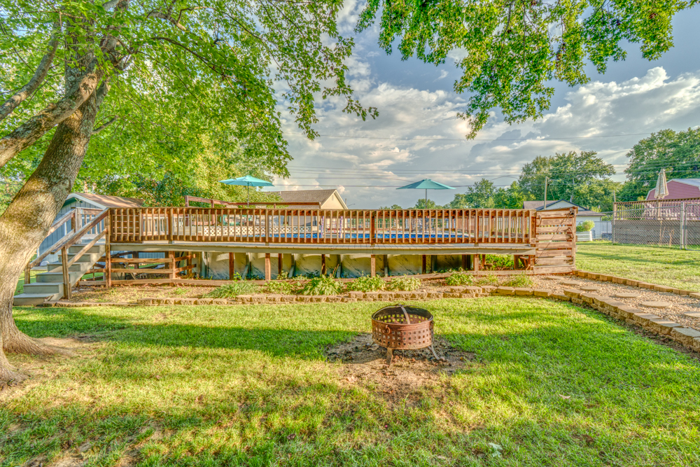 1109 Douglas Street Property Photo 14