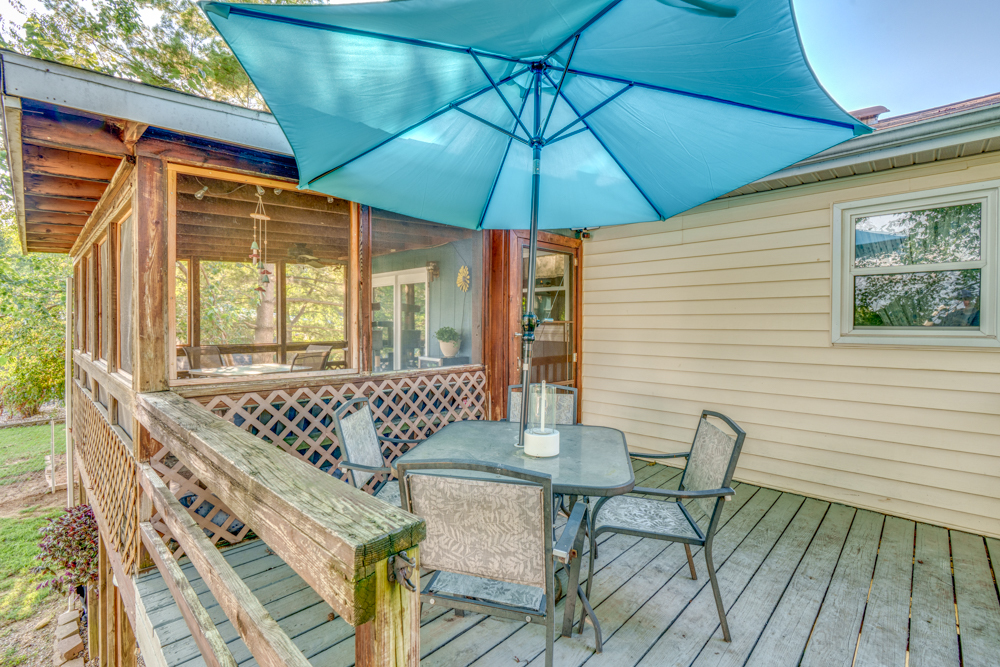 1109 Douglas Street Property Photo 19