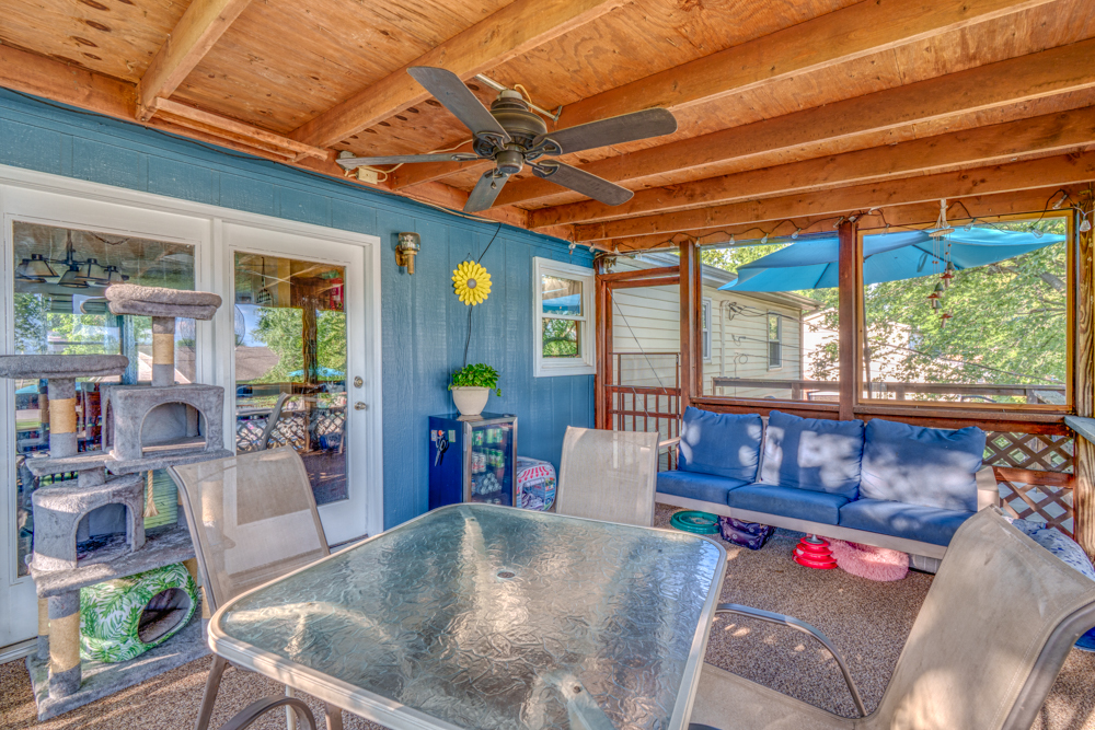 1109 Douglas Street Property Photo 22