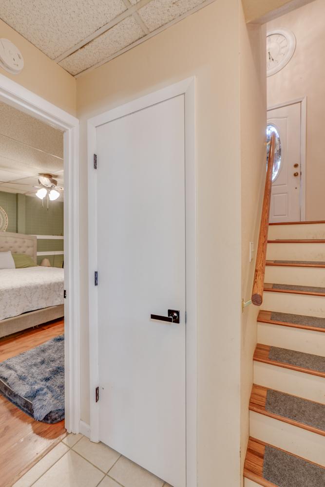 1109 Douglas Street Property Photo 23