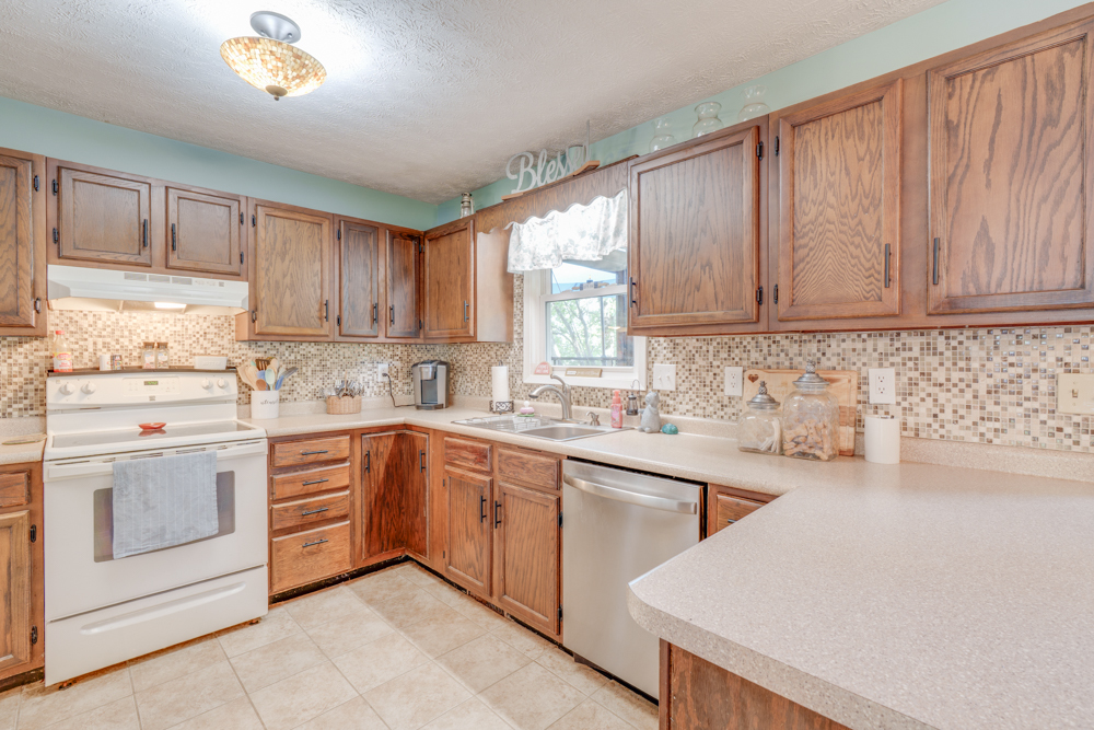 1109 Douglas Street Property Photo 31