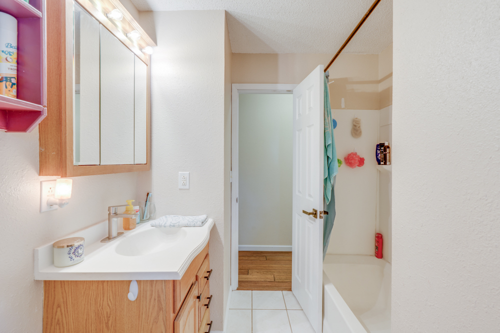 1109 Douglas Street Property Photo 37