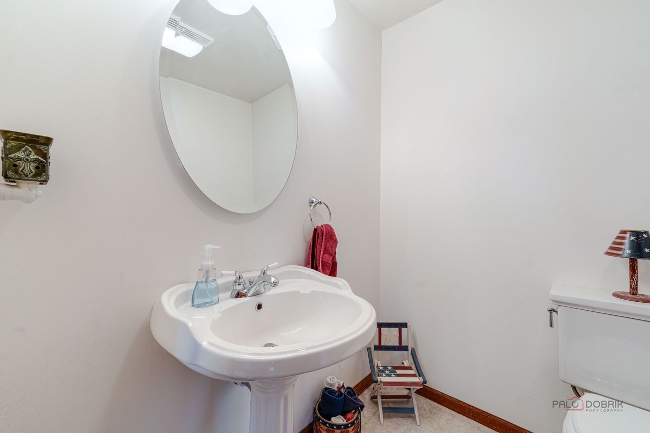916 Lorelei Drive Property Photo 18